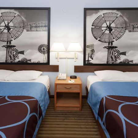 ซูเปอร์ 8 บาย วินด์แฮม ฮันติงตัน Hotel Huntington ภายนอก รูปภาพ