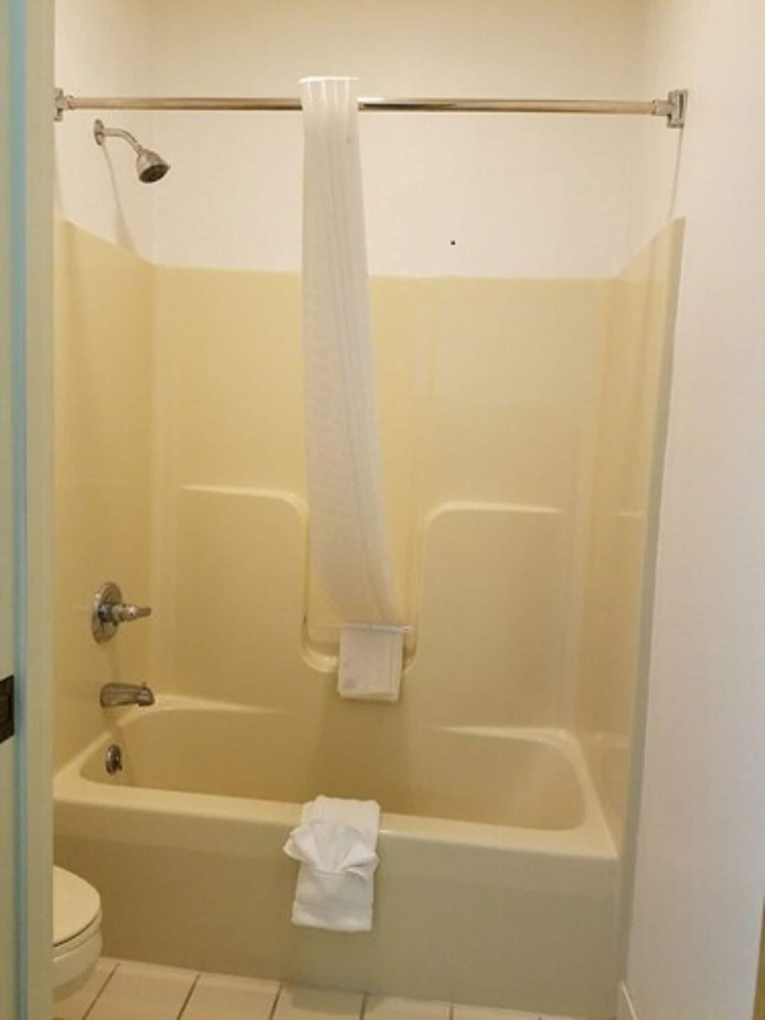 ซูเปอร์ 8 บาย วินด์แฮม ฮันติงตัน Hotel Huntington ภายนอก รูปภาพ