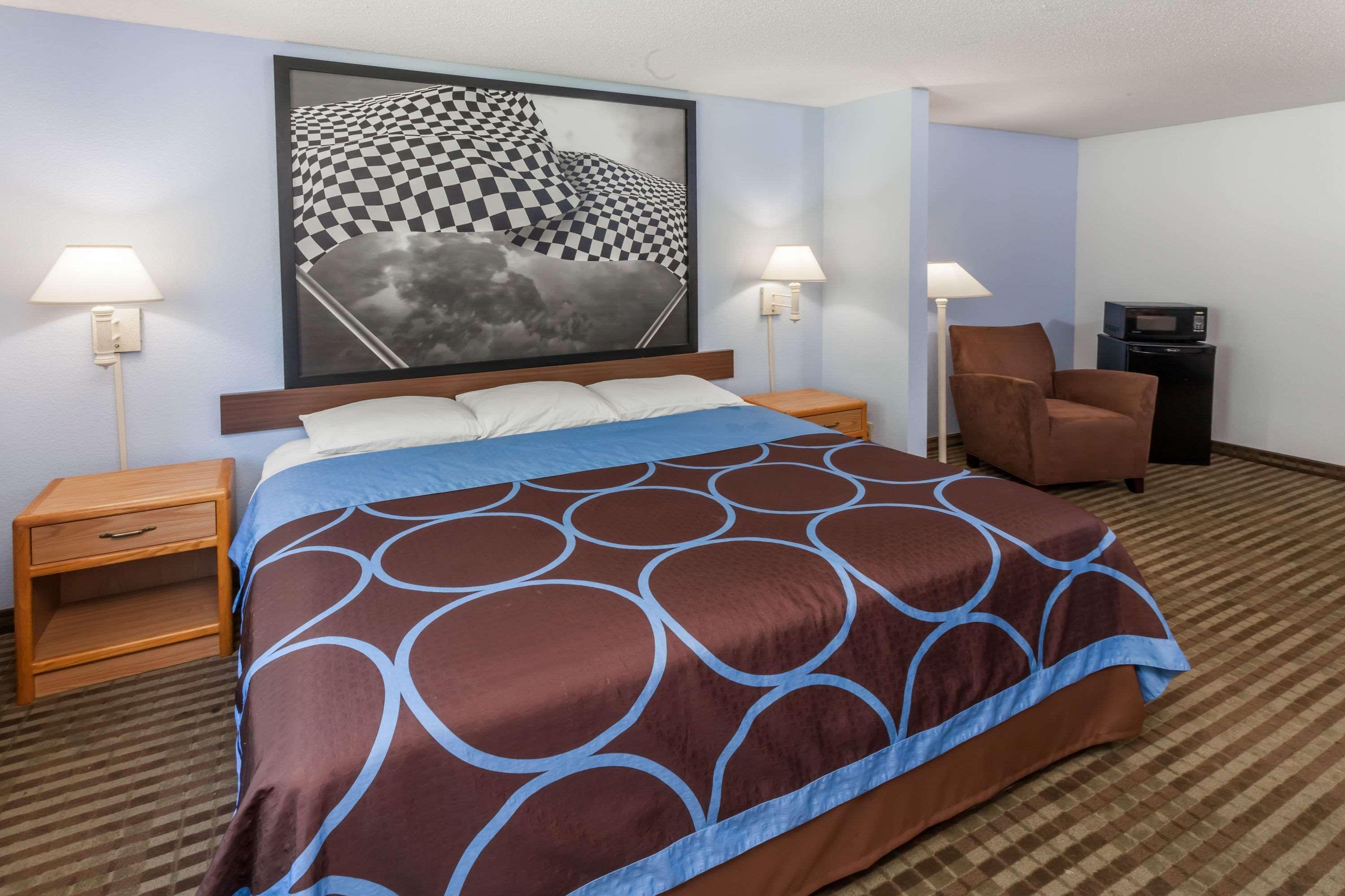 ซูเปอร์ 8 บาย วินด์แฮม ฮันติงตัน Hotel Huntington ภายนอก รูปภาพ