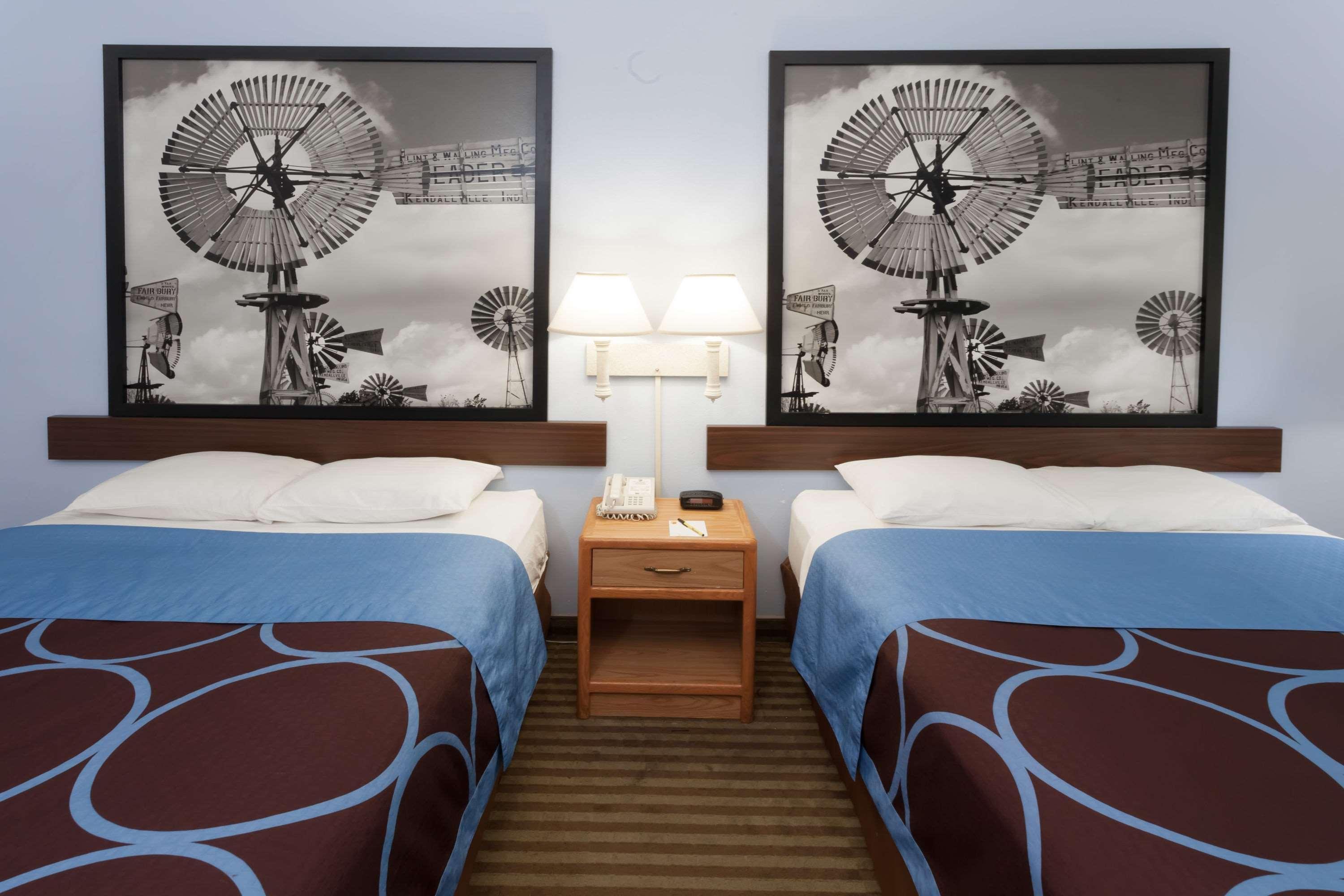 ซูเปอร์ 8 บาย วินด์แฮม ฮันติงตัน Hotel Huntington ภายนอก รูปภาพ